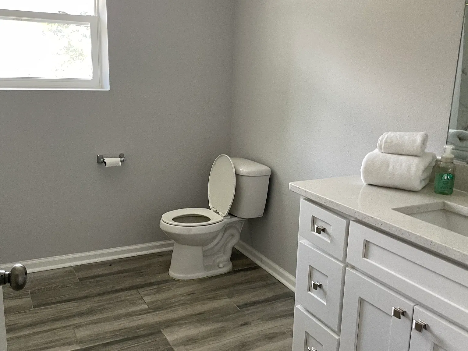 4 bed, 1829 sqft, $2,100 — Photo 3
