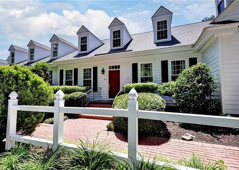 1st image of 213 Dogleg Dr