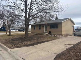 1914 N 7th St, Estherville, IA 51334