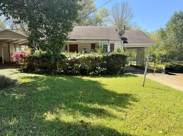 318 Brewer St, Nacogdoches, TX 75961