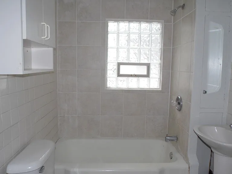 305 Smith Ave — Photo 13