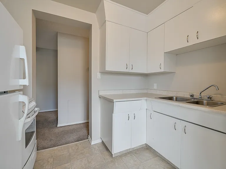 10950 83rd St NW — Photo 2