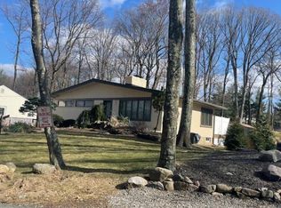 34 Old Middletown Rd, Wharton, NJ 07885