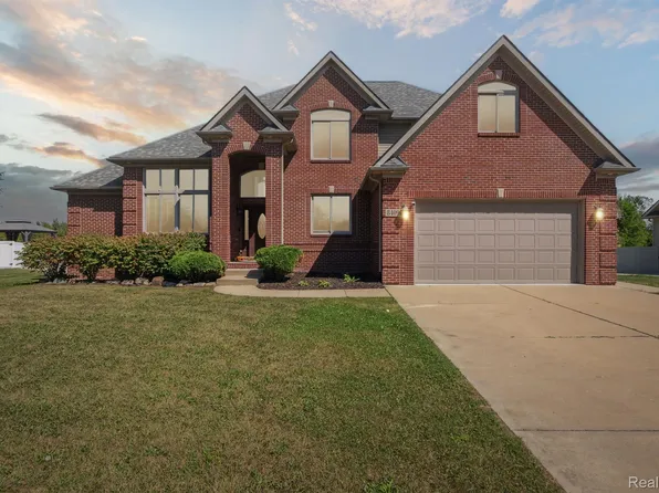 8409 Jack Pine Dr, Ypsilanti, MI 48197