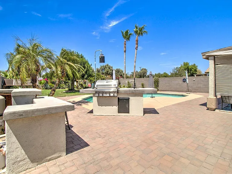 2576 E Brooks St — Photo 10