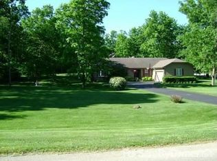 12174 Ellwood Greens Rd, Genoa, IL 60135