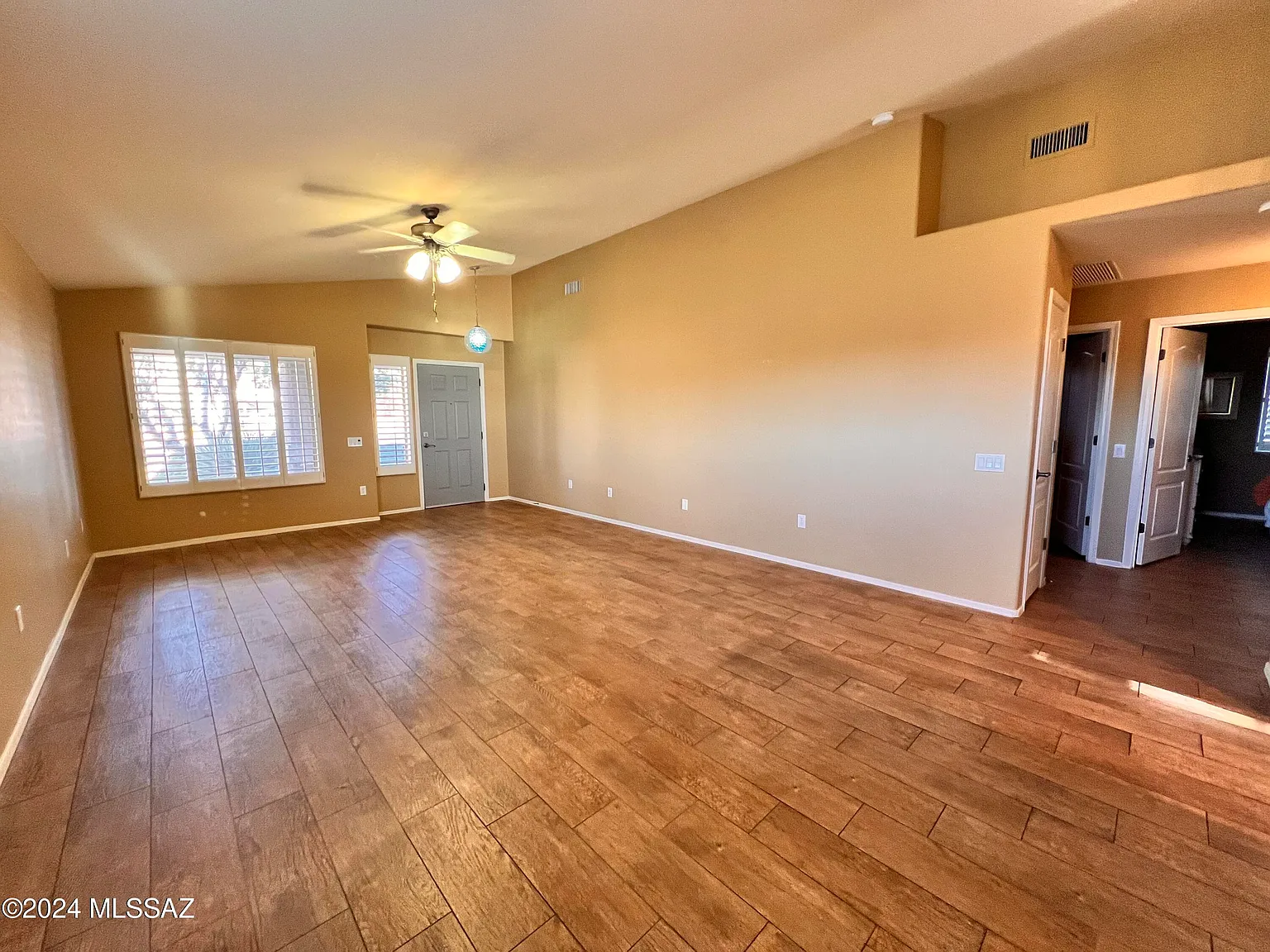 3 bed, 2.0 bath, 1727 sqft, $2,450 — Photo 4
