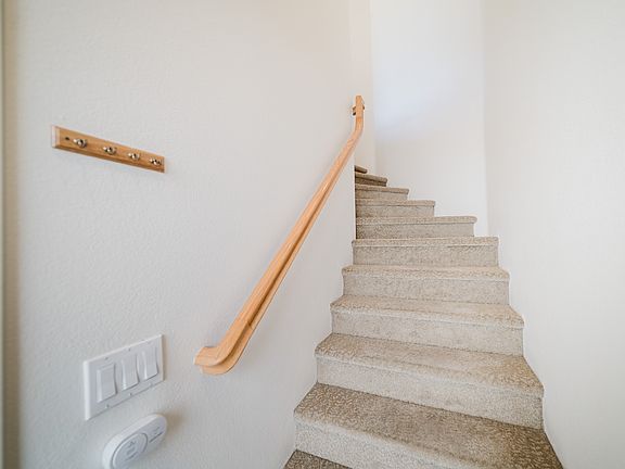 3rd image of 162 Elora Ln