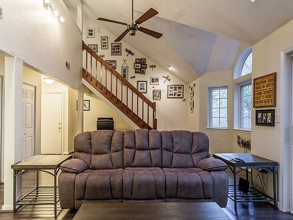 2nd image of 116 Tall Oaks Dr Unit X