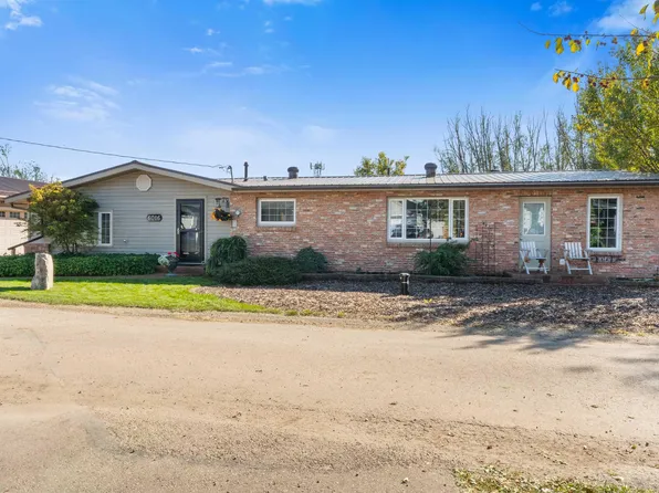 6016 52nd Ave, Mayerthorpe, AB T0E 1N0