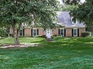 225 Sussex Ct, Roswell, GA 30075