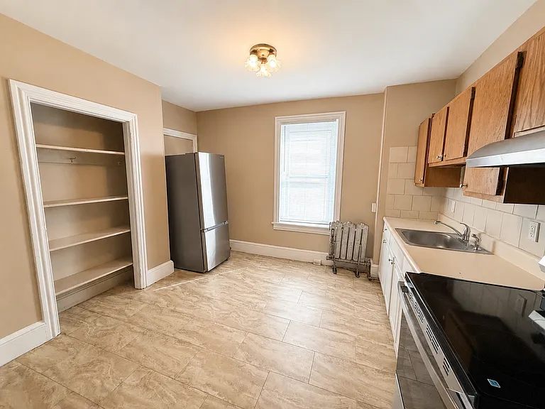 1213 Powell St #2 — Photo 7