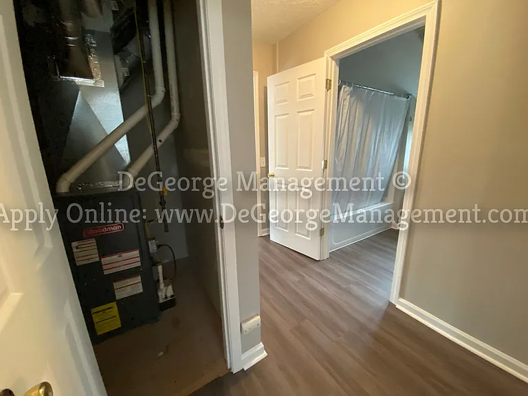 Burdick Estates Apartments — Photo 19