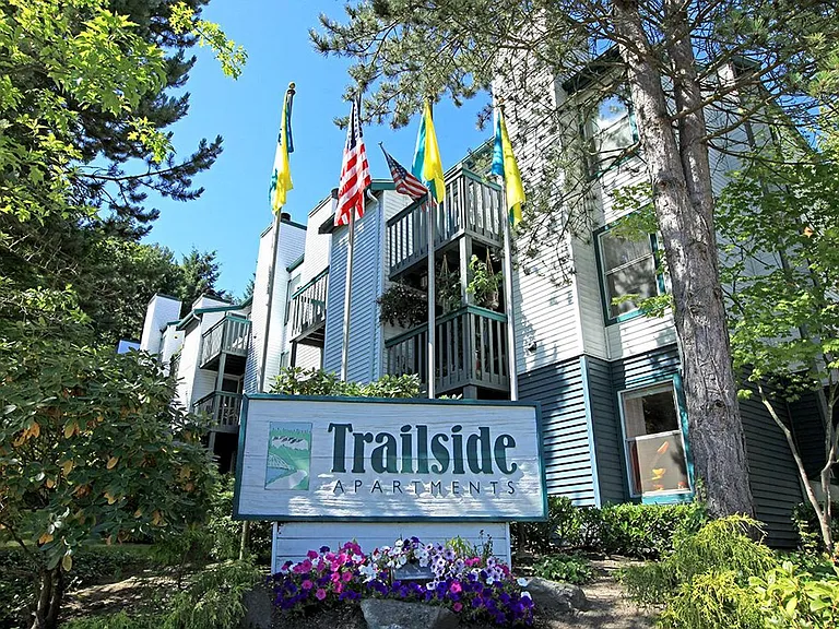 Trailside — Photo 8