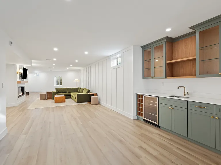 945 Royalton Row — Photo 38