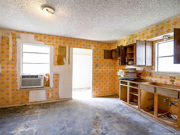 5th image of 440 HORACE ST