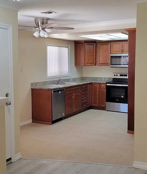 1400 Glenwood Rd — Photo 3