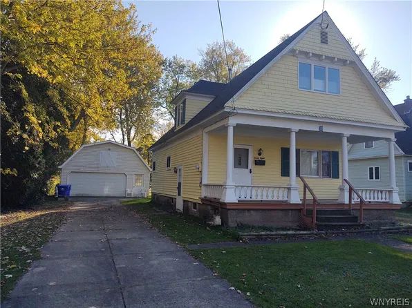 38 School St, Angola, NY 14006