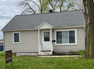 21 Gibson Ave, Fremont, MI 49412