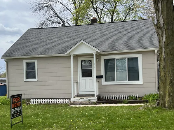 21 Gibson Ave, Fremont, MI 49412