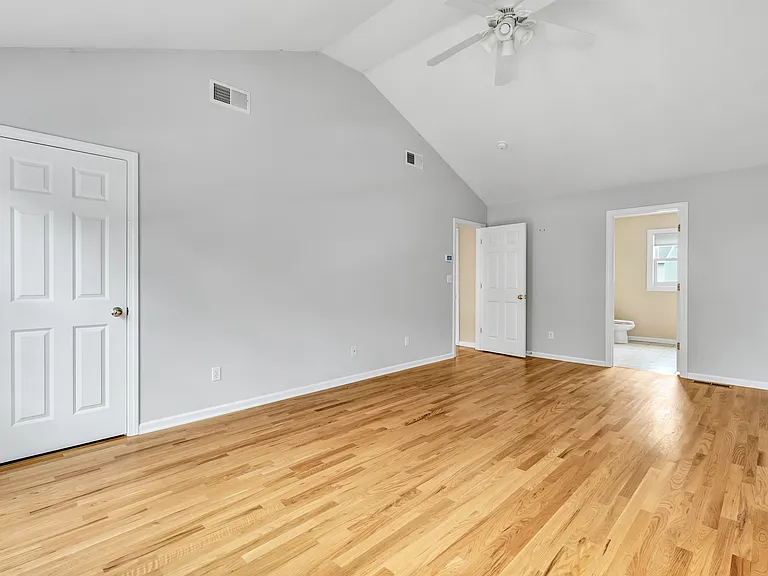 36 Pawtucket Ave — Photo 18