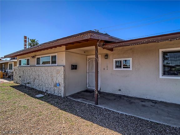 4th image of 1103 Arrowhead Ave