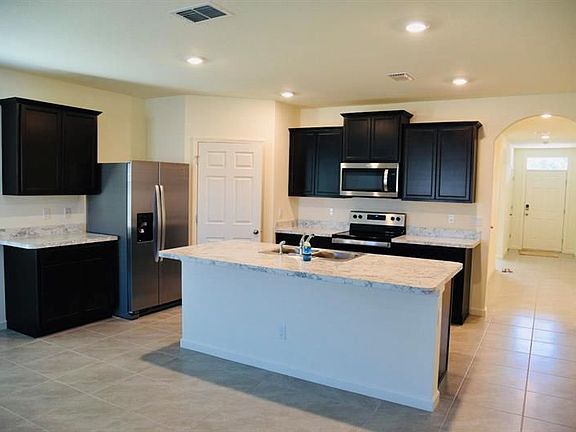 4th image of 1841 SW Cameo Blvd