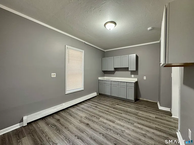 1102 E Main St #1 — Photo 3