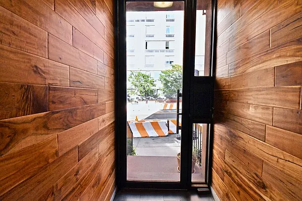 Rented by Brick&Mortar | media 14