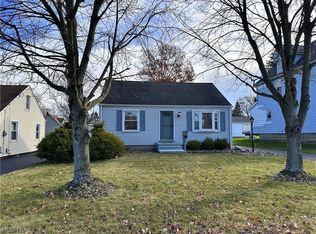 111 Caroline Ave, Hubbard, OH 44425