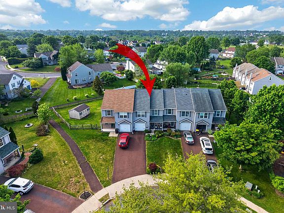 4th image of 142 Bartlett Ct