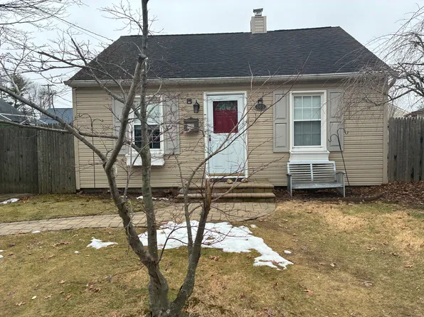 165 7th Ave, West Babylon, NY 11704