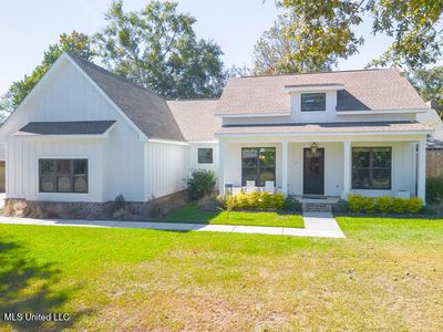111 Driftwood Dr, Long Beach, MS, 39560