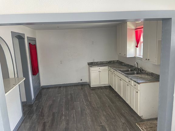 4th image of 404 Terrell Ave
