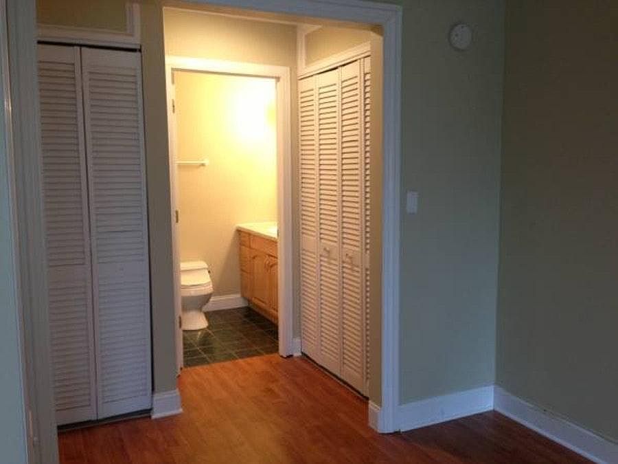 2nd image of 1960 Cherry Ln APT 104