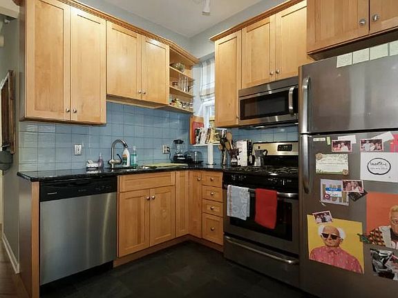 2nd image of 2100 N Damen Ave APT 1F