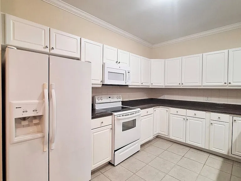 3016 Edward Ct #B — Photo 6