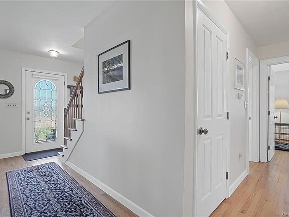 2nd image of 13 Meadowbrook Dr