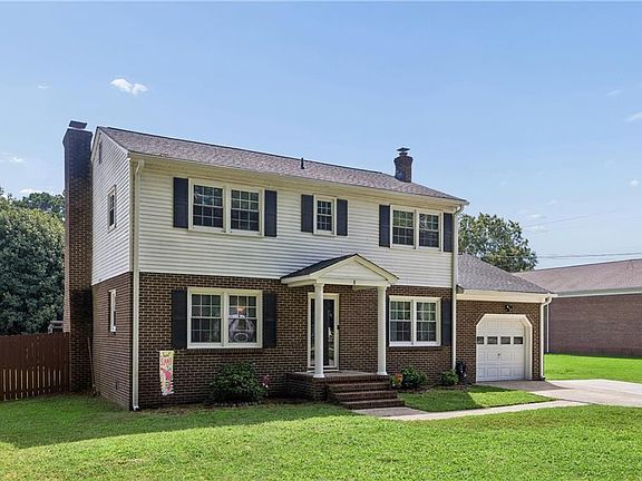 3rd image of 8 Hunts Neck Rd