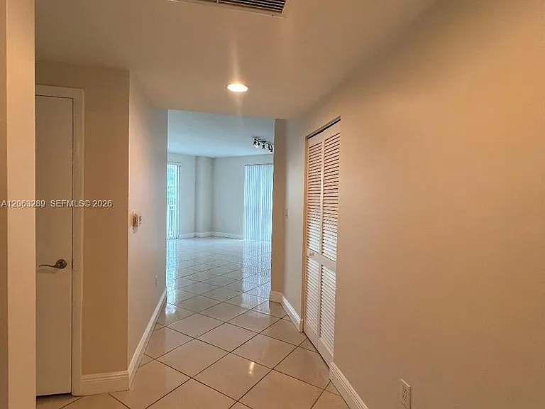7275 SW 90th Way #312 — Photo 3
