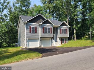 1300 Shenandoah River Dr, Harpers Ferry, WV 25425