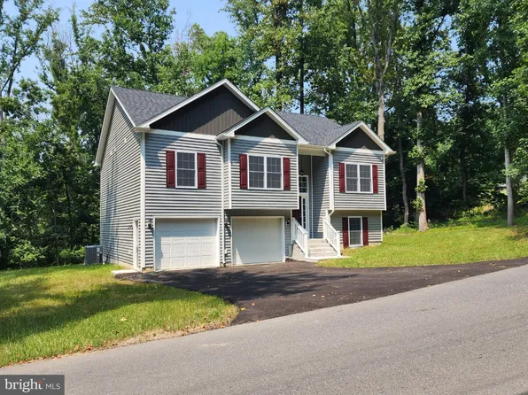 1300 Shenandoah River Dr, Harpers Ferry, WV 25425