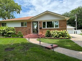 108 Audrey Ln, Mount Prospect, IL 60056