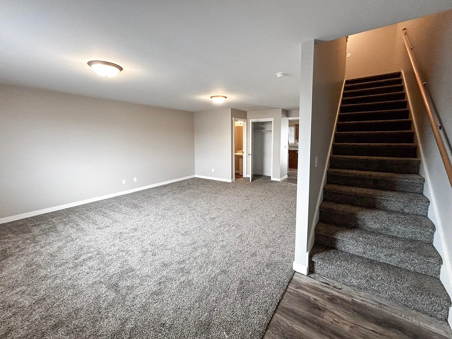 3 bed, 2.5 bath, 1600 sqft, $1,600 — Photo 4
