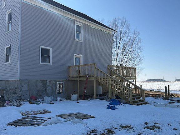 3rd image of 948 Young Rd