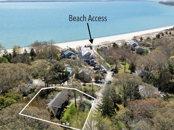 1635 Smith Road, Peconic, NY 11958