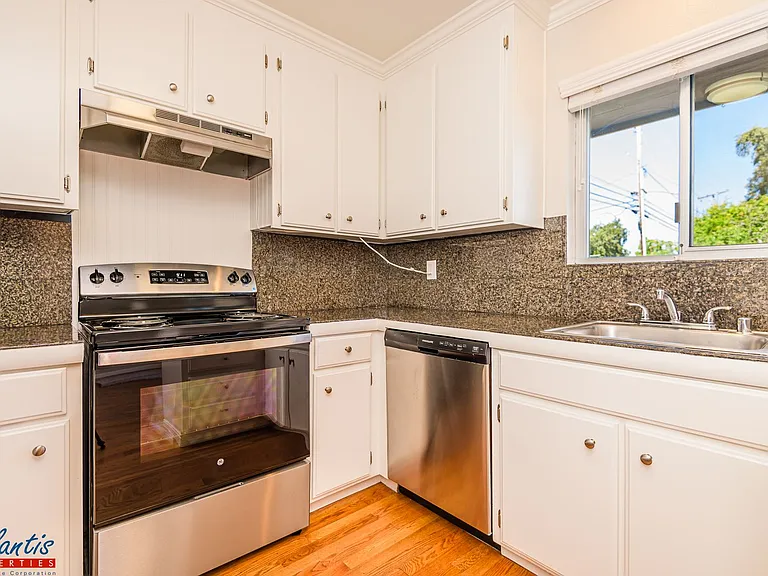 457 Oak Ave — Photo 6