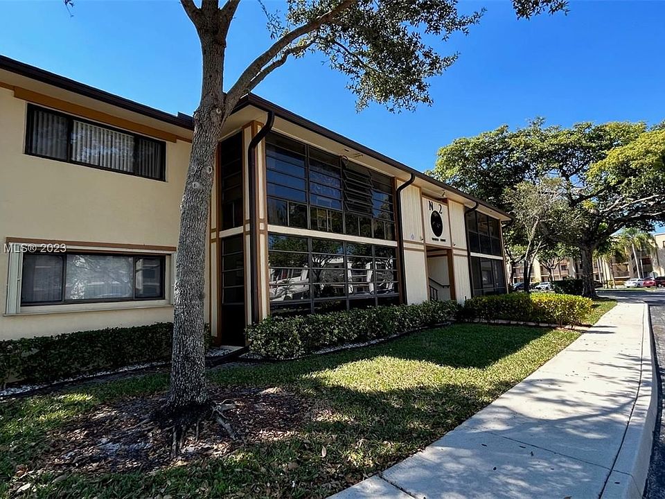 1st image of 10947 W Clairmont Cir #208