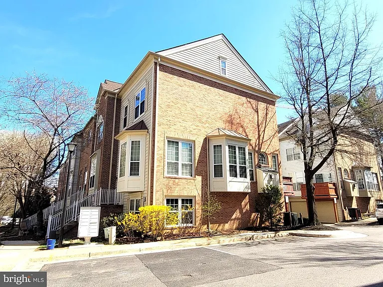 6012 Ricketts Walk — Photo 2