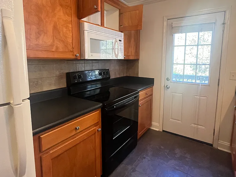 108 Bentwood Cir — Photo 16